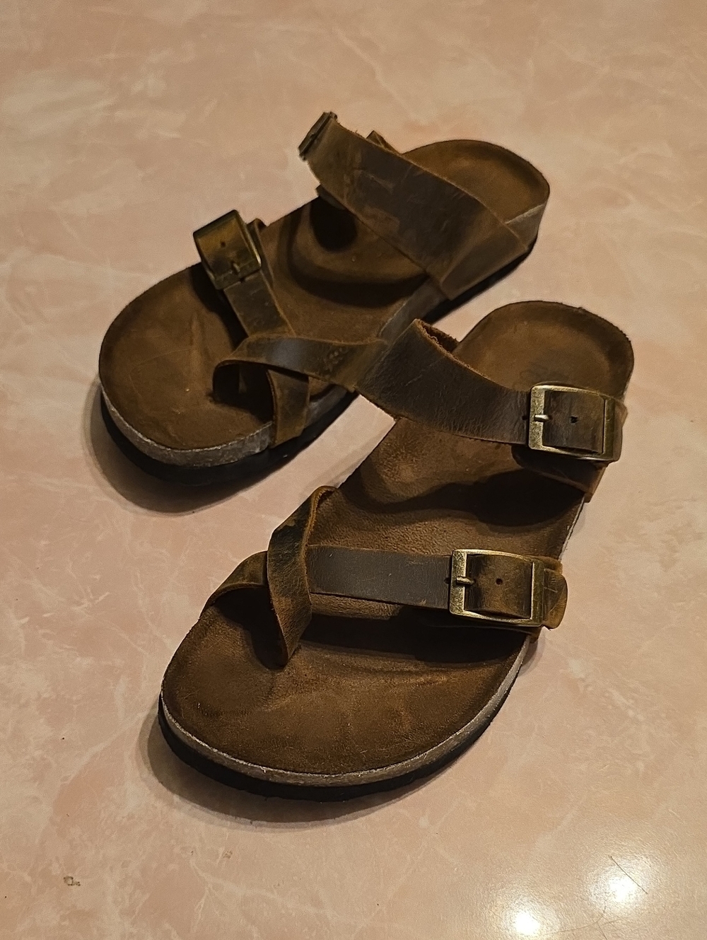 White Mountain Footbeds Brown Leather Strappy Buckle Sandals